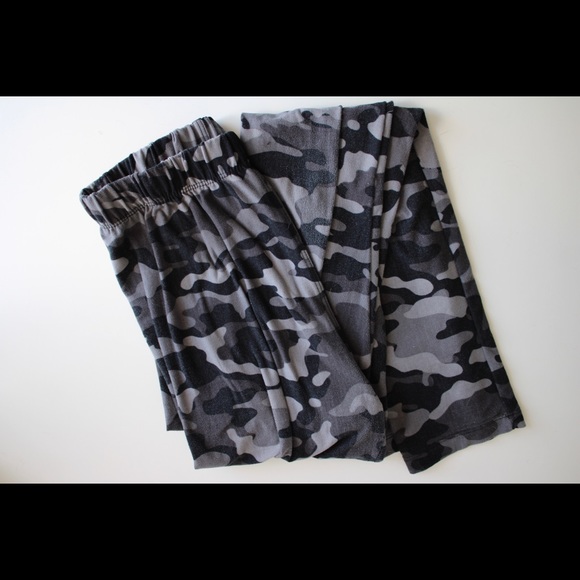 Sweet Legs Camo Leggings - Picture 1 of 4